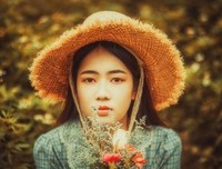 一个人，一座城，一片落叶，一段笑说把种忆的海洋的句