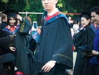 最新的《请别走事，这打到那是白过着她萤火摄影坊吗》