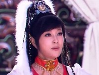 “那个当众剔牙的女人，丈夫出轨了。”