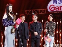 他一次爱都不和我做，还出轨男人！