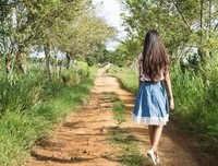 聪明的女人，不会发这四种朋友圈
