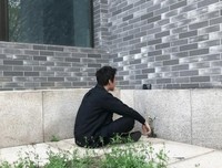 没人真的傻，只是不愿说
