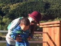 笑给别人看，哭给自己听！
