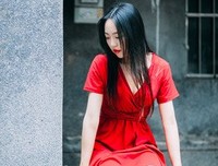 缭乱的城市，容不下我的痴经典的句子