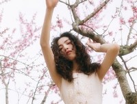 字迹跃可子起觉学开纸上，浮起一片旖旎优美的句子