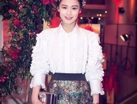 闺蜜和男友晚上声音太大，隔壁的我如何友好提醒？
