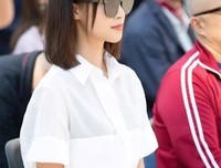 “三年的情人，今天因为疫情，彻底分手了”。