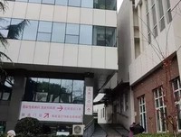 死于疫情的一千三百多人：每一次告别，都请用力一点