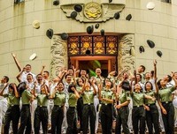 青春军大上的诗