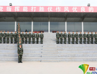 谁说兵哥不在家，一个人就带不好孩子了？！