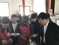 我们该对“逃”到中国来的外籍公民怎么办？