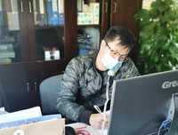 断崖上的灯火