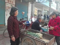 ⏩菜市场发生的一幕?太吓人了！