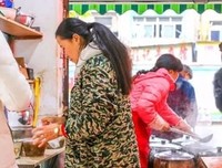  要不要喝碗排骨藕汤