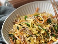 尹正121口吃春饼上热搜，你是否也陷入了这样的“伪自律