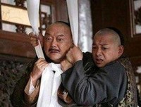 和珅被赐死时，拿出乾隆的“遗诏”一看，仅三个大字