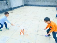 “请把洗澡的视频发到班级群。”