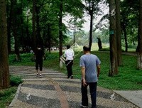 清晨，在公园里