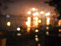 夜半雨声扰清梦