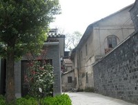 我总是疑神疑鬼害怕老公有外遇，怎么办？
