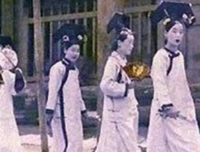 2010年上海灵异事件，大火中出现鬼影，十字架压邪！