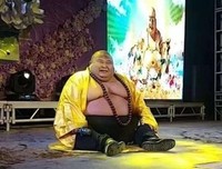 那个傍富婆的男人后来怎样了？我采访了10个有故事的男