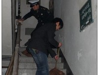 善好事，乐助人，活的就是一个爱