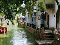 那谁也无法抵达的，美与寂静 | 小镇的诗