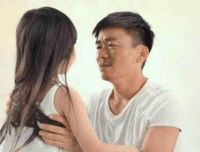马蓉大尺度直播被举报：求求你为了孩子，要点脸吧！