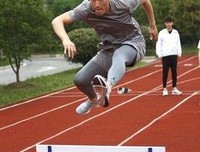 我一直安于现状，以为自己生活在幸福中，没想到...