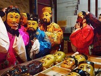 粉墨登场的句子