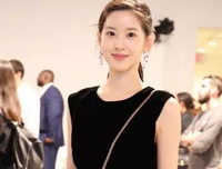 章泽天成最年轻百亿富豪，比起总裁夫人董花花，她更懂