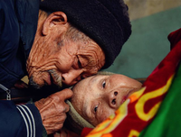 七旬老人照顾患病妻子38年：一生很短，相遇了就是一辈