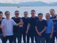 出轨门事件55天后，总裁回归家庭：有钱有颜，为什么还
