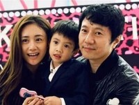 43岁黄晓明在4段情史里“乘风破浪”后，与baby再被曝离