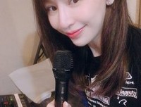 姐姐：三分喜爱三分亲昵四分略带敬意