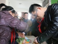 只有我们的心能清楚告诉我们，此刻我们正在苦苦追求的