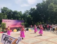 我们自己制造快乐