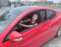 你羡慕着别人，没准，别人也在嫉妒着你， 我们都在隔岸
