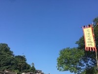 我们用各种手段饶有兴趣尽量生动地打发着童年的时光