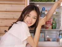 被传为黄晓明甘赔1000万，四拒导演陆川求婚的秦岚，为