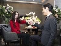郭碧婷删光向佐动态，发文“悔不当初”：嫁给婆婆的豪