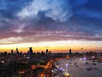 你是云、是海、是忘却。