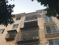 一女子独居山洞30年，还生下两个孩子！吓坏所有村民！