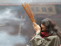 俗语：“人过五十，莫管两人”你知道是哪两人吗？