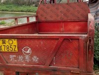 三叔的摩托车