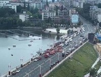 贵州大巴坠江事件：世人皆苦，何必伤及无辜