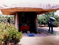 “石棚山”石棚迷雾重重- “五大奇特”成世界待解之谜