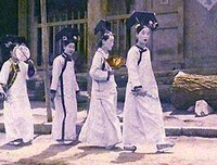 《夜半哭声》好看吗？经典影评锦集
