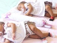 “我把老婆当闺女宠，她却让双胞胎孩子有了两个爹”一